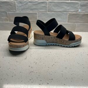 Practically brand new Universal Thred Wedge Sandals.